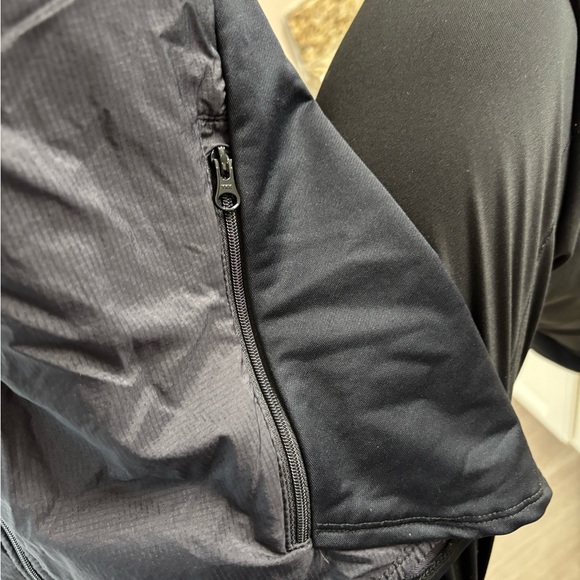 Oiselle run vest. Size S EUC!! - Picture 7 of 7